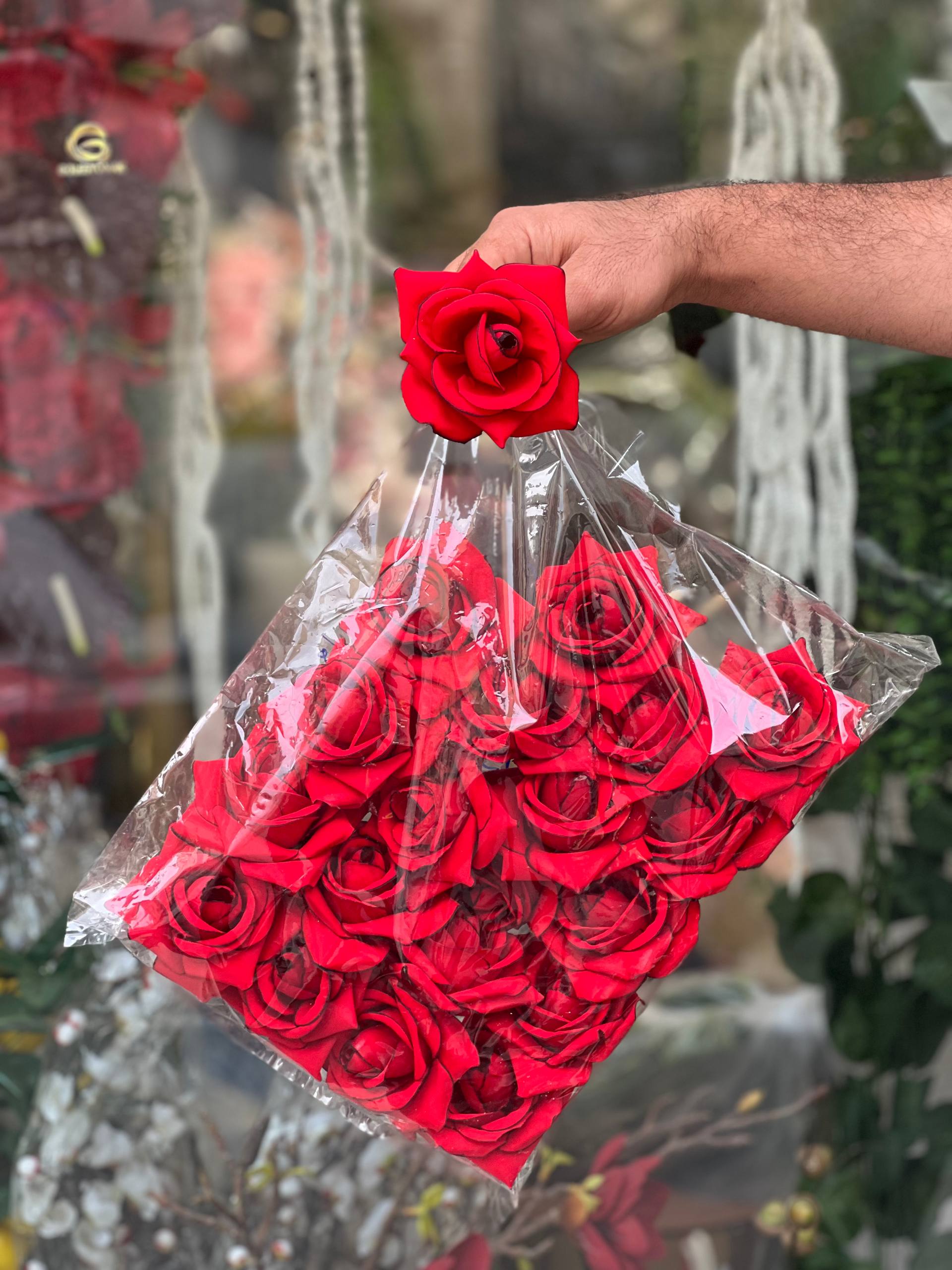 سرگل رز مخملی لب مشکی سایز بزرگ بسته۲۰عددی