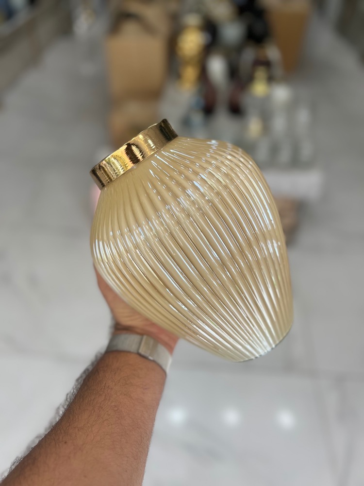 گلدان دکوری مدل ژیوار رنگ عسلی