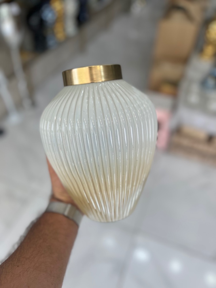 گلدان دکوری مدل ژیوار رنگ (سفید عسلی)