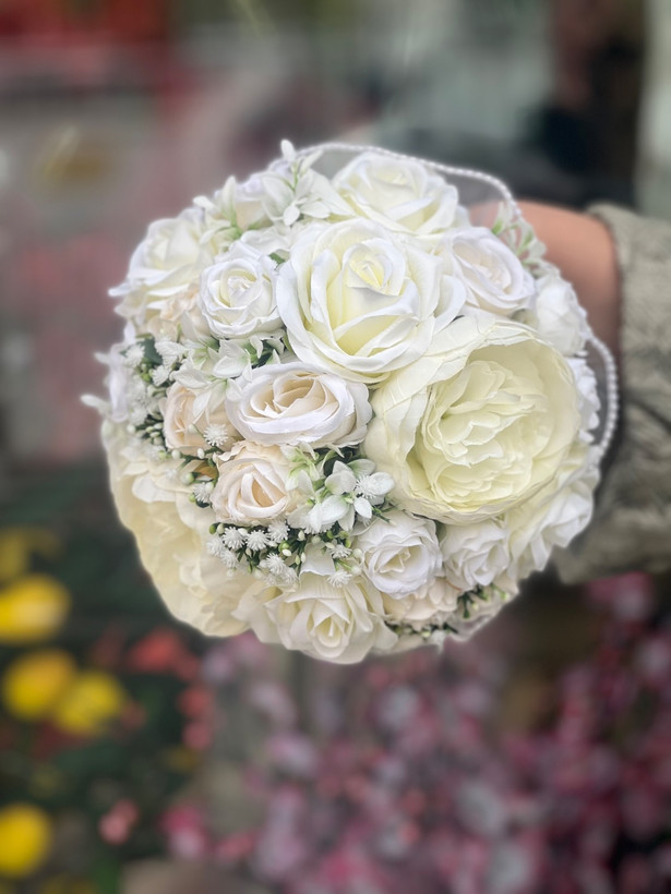 دسته گل عروس مصنوعی مدل دینا