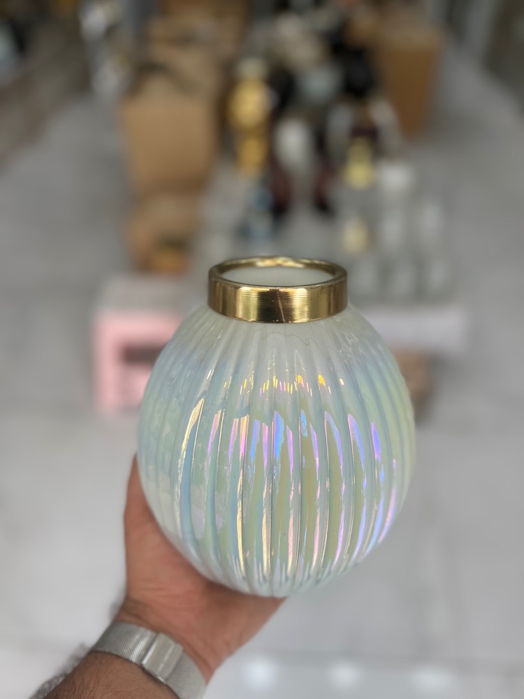 گلدان دکوری شیشه ای سفید صدفی مدل