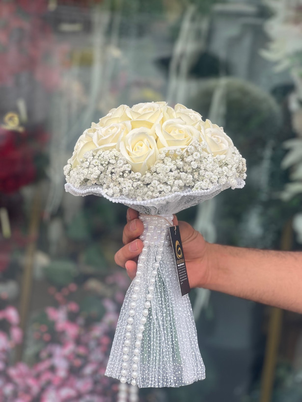 دسته گل عروس رز مصنوعی صابونی ۱۸شاخه با گل ژیپسوفیلا طبیعی