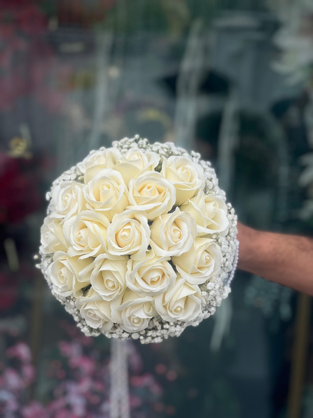 دسته گل عروس رز مصنوعی صابونی ۱۸شاخه با گل ژیپسوفیلا طبیعی