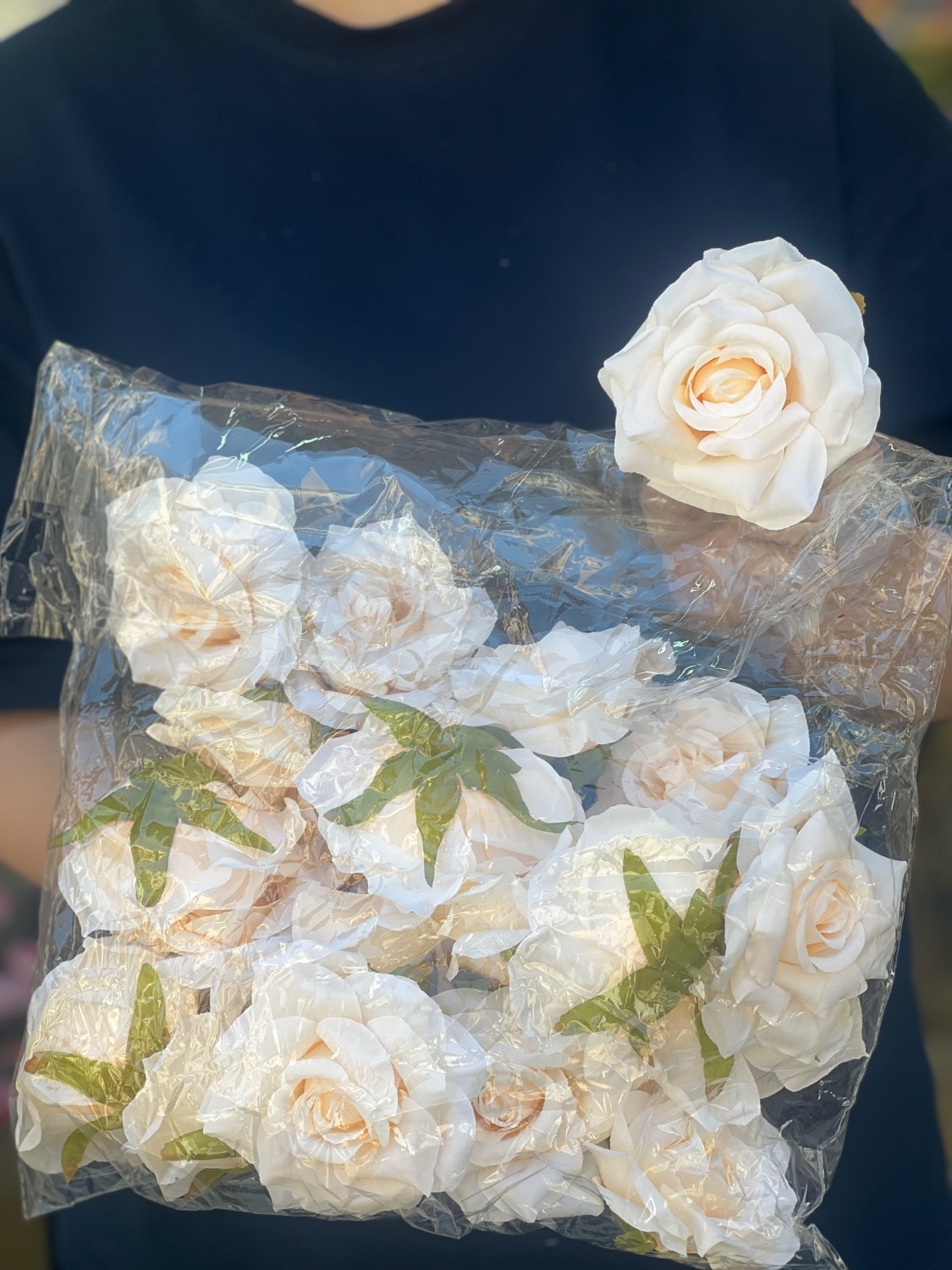 سرگل رز مخملی رنگ نباتی بسته20 عددی