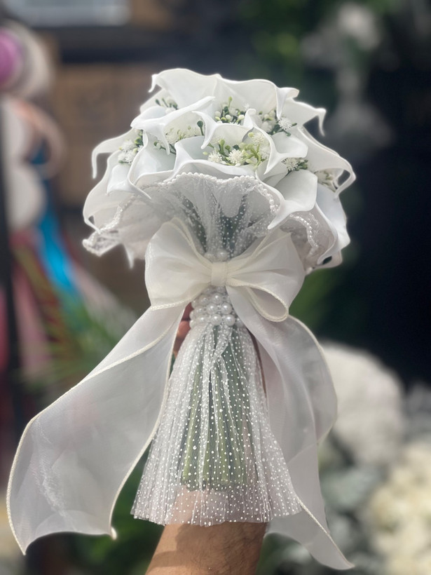 دسته گل عروس ۳۰ شاخه شیپوری