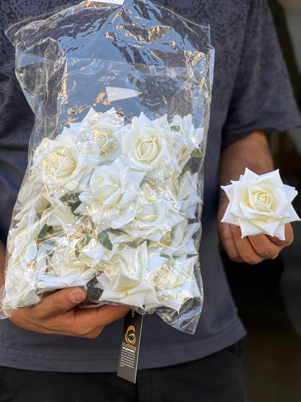 سرگل رز سفید مخمل وارداتی بسته 20عددی