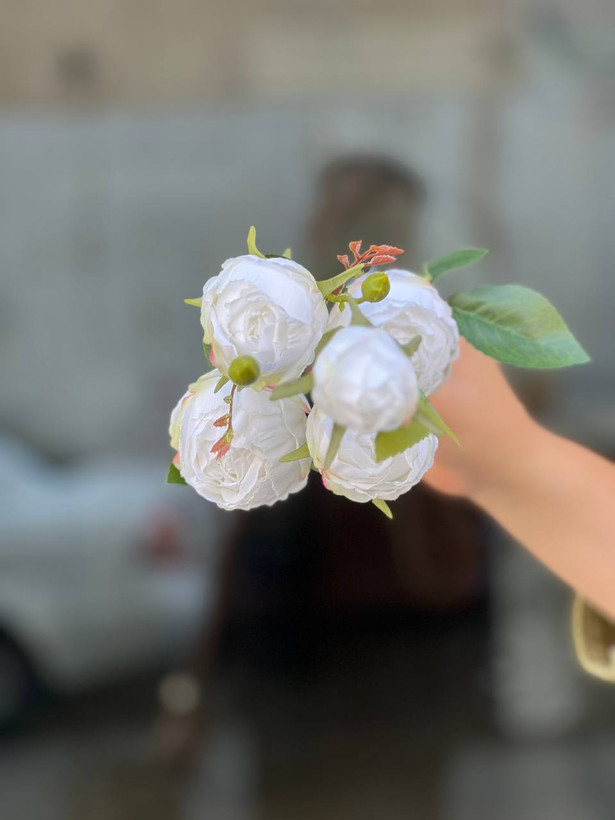 شاخه پیونی مدل چروک مصنوعی وارداتی رنگ سفید کیفیت درجه۱