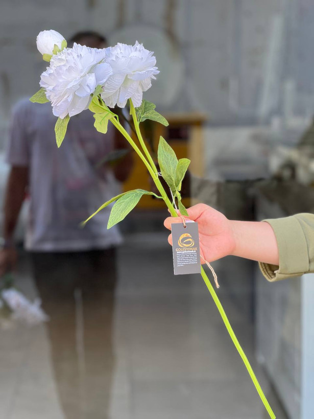 شاخه پیونی ۲گل و یک غنچه مصنوعی وارداتی رنگ سفید