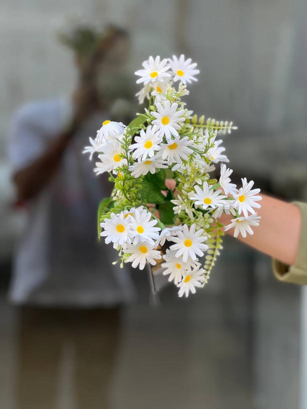 بوته بابونه مصنوعی وارداتی ۷بازو۳۵گل