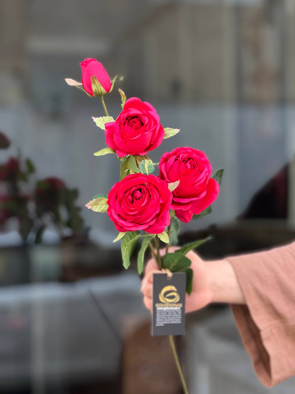 شاخه رز ژولیت وارداتی 3گل و یک غنچه رنگ قرمز